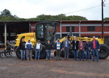Secretaria de Obras de Teutônia recebe segunda máquina nova