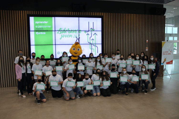 Sicredi: Estudantes que participaram do Projeto Liderança Jovem 2021 recebem certificados 