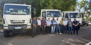 Agricultura de Estrela recebe três caminhões novos