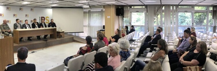 Venâncio reforça desejo de implantar Escola Cívico-Militar