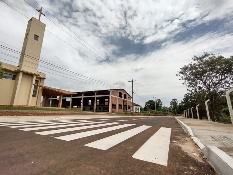 Governo de Estrela entrega asfalto em Linha Santa Rita