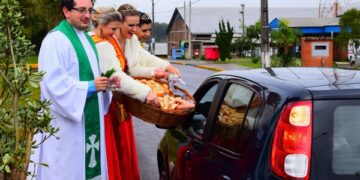 Comunidade Católica São Cristóvão promove festa em homenagem ao Padroeiro