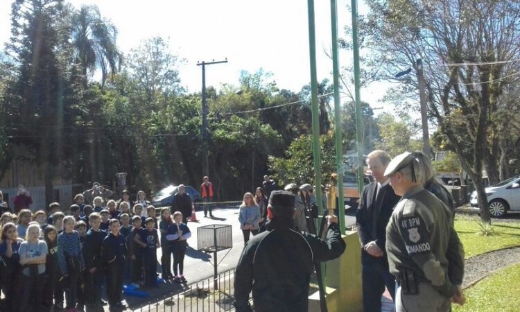 Fogo simbólico é aceso em Estrela