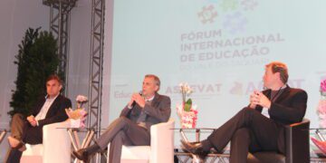 Estrela sedia II Fórum Internacional de Educação