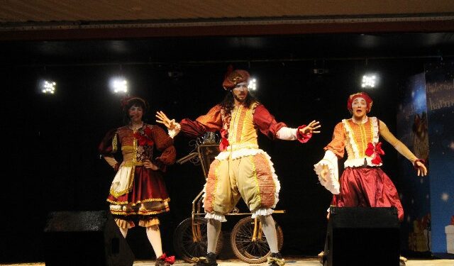 Milhares de pessoas prestigiaram a VII Noite Natalina