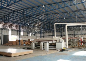 Administração entrega reforma de antigo prédio industrial