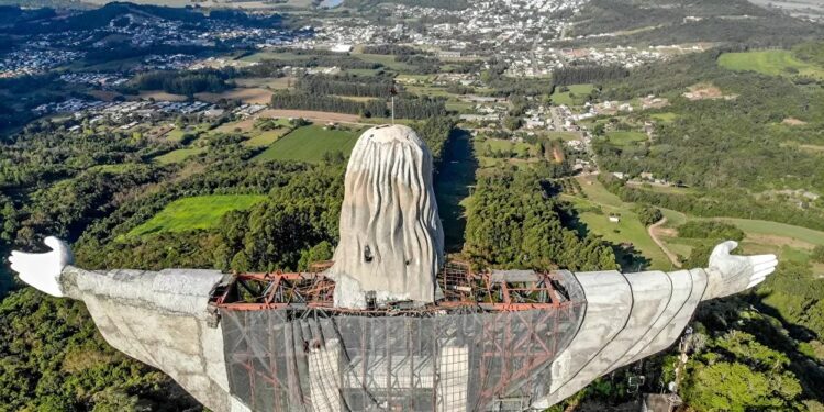 Na onda do Cristo Protetor, ACI-E começa a estruturar o Núcleo do Turismo