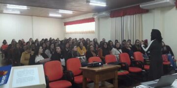 Travesseiro participa de  formação continuada sobre a importância do brincar na Educação Infantil
