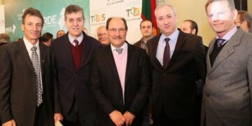 Edson Brum participa da assinatura de repasses do BRDE para o complexo Industrial da Cosuel