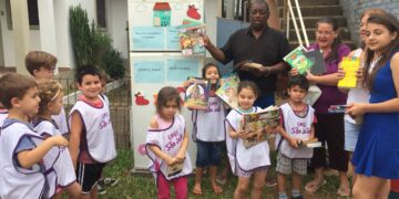 Projeto Geladeira Literária chega ao bairro Oriental