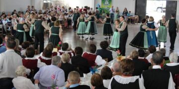 Encontro de Dança Sênior reúne idosos da Região