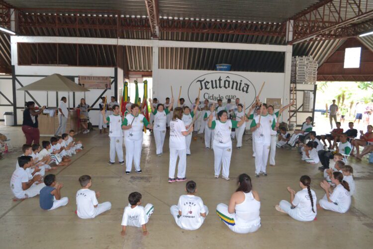 Formatura de capoeira marca o Dia da Consciência Negra em Teutônia