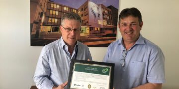 Hospital Santa Cruz recebe certificado de energia renovável