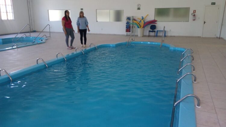 Iniciam aulas de hidroginástica no complexo