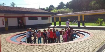 Alunos da Educação Infantil tem aulas de educação física e música