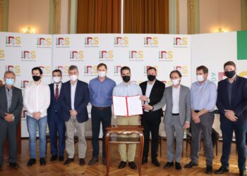 Assinados convênios para asfaltamentos da ERS-482 e VRS-811