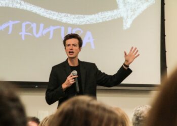 Arthur Igreja palestra sobre inovação na Unimed VTRP