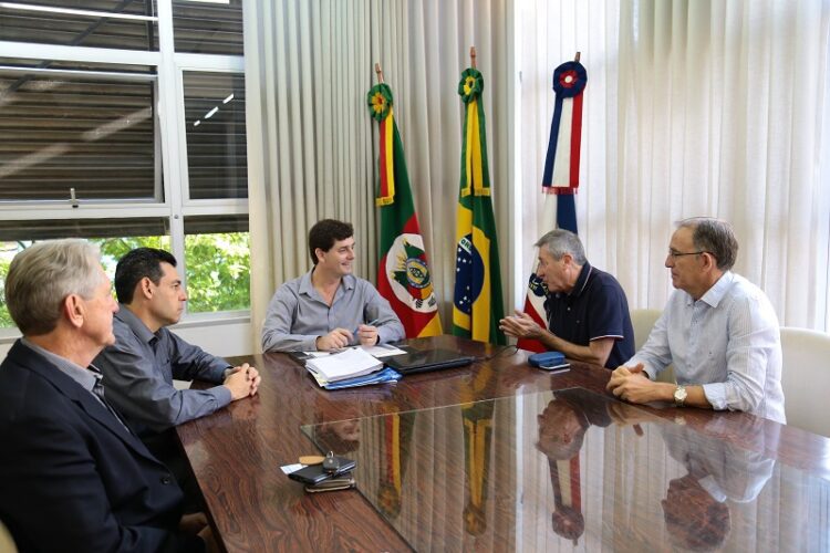 CIC Vale do Taquari e Amvat buscam uma solução para melhorar o tráfego na estrada que corta a região