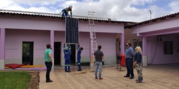 Vera Cruz: Placas fotovoltaicas são instaladas em 27 pontos públicos