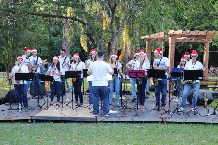 Apresentação da Orquestra Municipal abre programação natalina do município