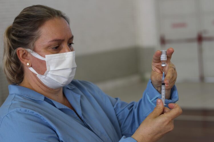 Aplicação da 1ª dose da vacina contra a Covid-19 é estendida