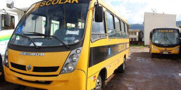 Município recebe ônibus escolar
