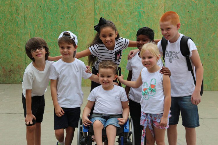 Seção de fotos para a campanha Volta às Aulas Solidário aconteceu na segunda-feira
