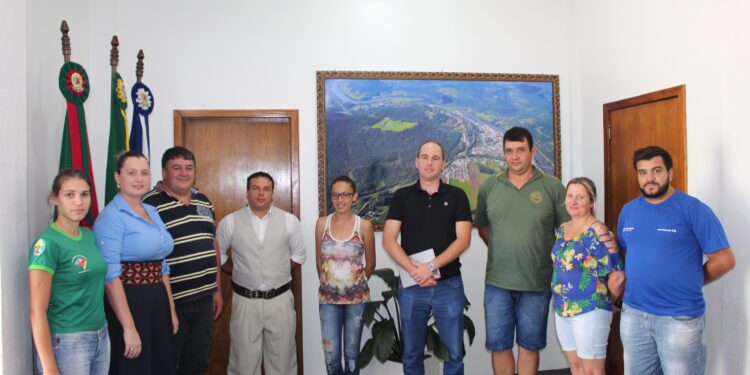 Patronagem do CTG foi recebida no gabinete do Poder Executivo