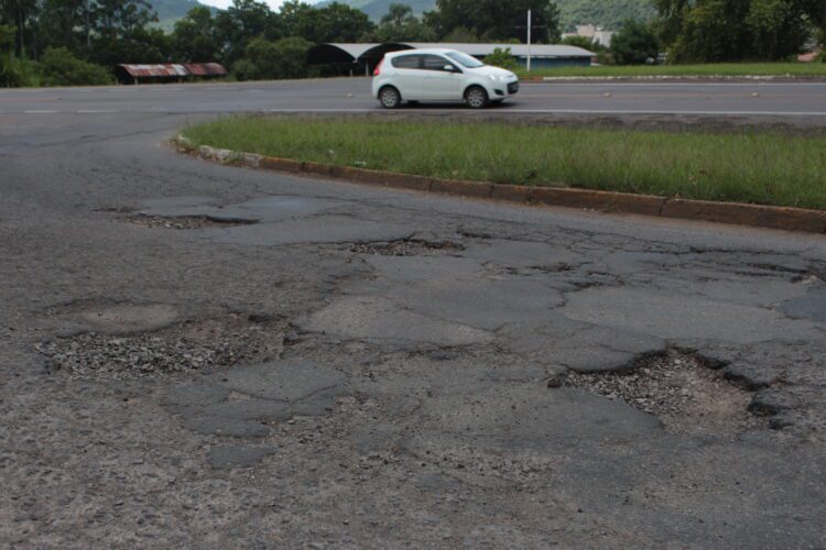 Acompanhamento de obra e busca por melhorias na RS 129 levaram prefeito à sede da EGR