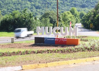 O novo letreiro de acesso a Muçum