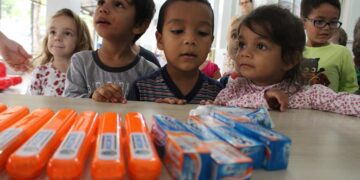 Administração Municipal fez entrega de kits odontológicos em escolas