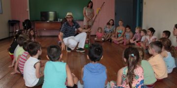 Aulas de Capoeira iniciaram no Colégio Alternativo