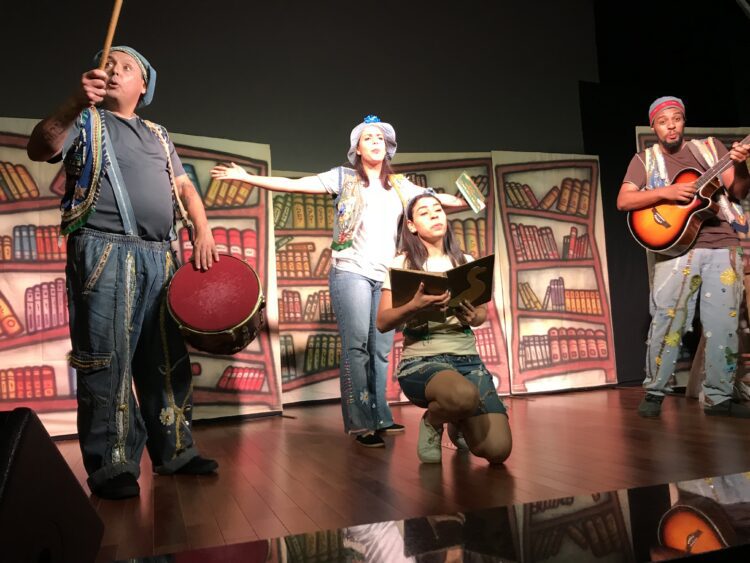 “A Menina da Biblioteca” é o primeiro presente da Educação no mês das crianças
