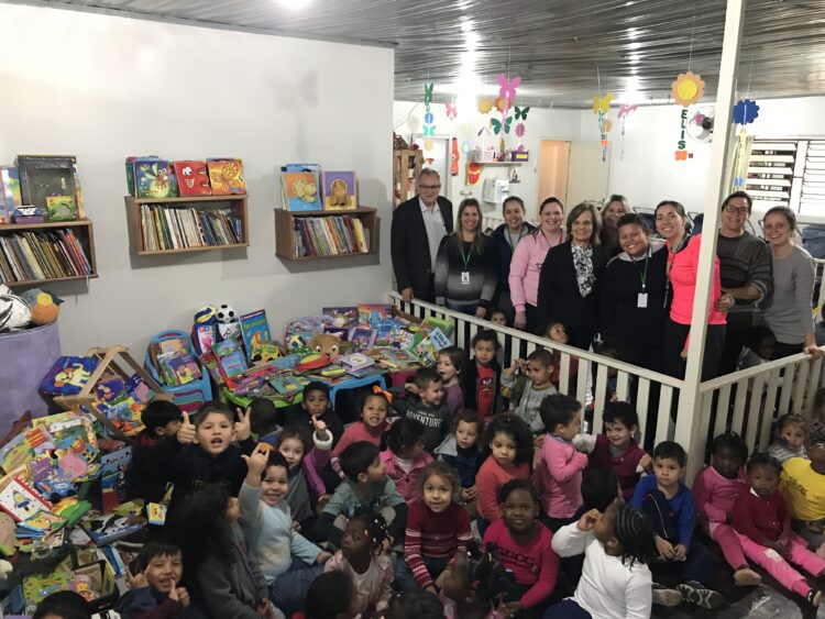 Emeis e Emefs recebem R$ 70 mil em livros