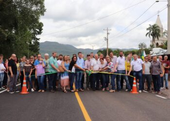 Administração inaugura asfalto na estrada geral de Palmas