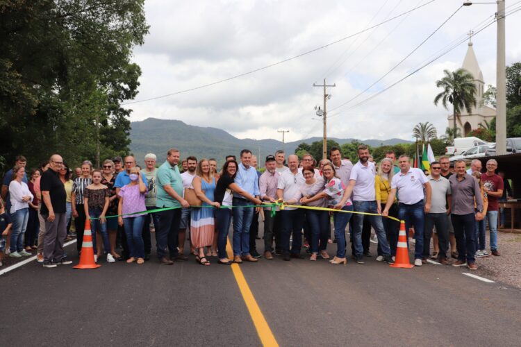 Administração inaugura asfalto na estrada geral de Palmas