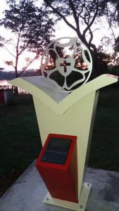 Monumento da Rosa Luterana foi inaugurado após culto especial (Foto: Bruna Nunes)