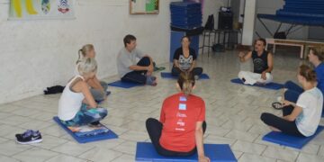 Iniciam aulas de iogas e ginástica na Smel
