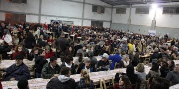 Em noite de solidariedade, Estrela se une para auxiliar hospital