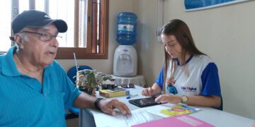Famílias buscam CRAS para viabilizar o kit digital