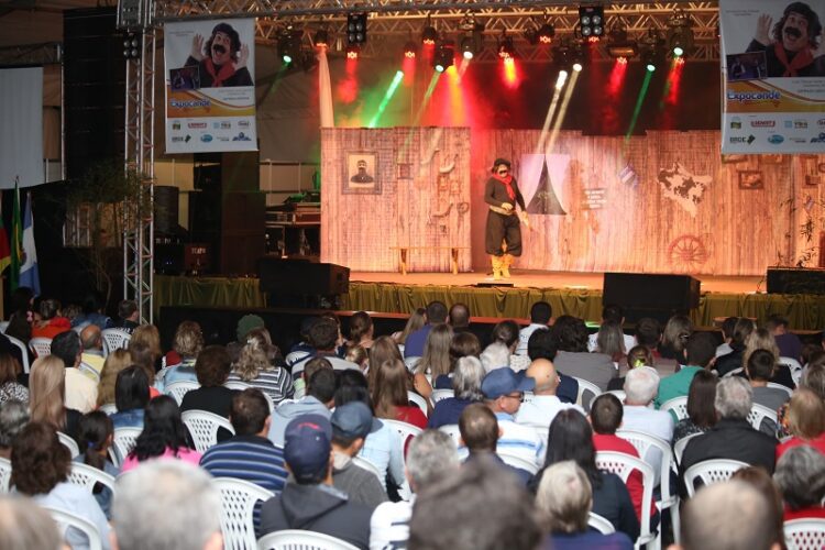 Guri de Uruguaiana e jovens tenores encantam na abertura da Expocande