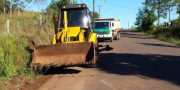 Secretaria de Obras realiza reparos em vias pavimentadas