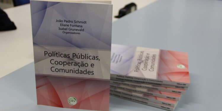PPGD da Unisc lança livro sobre comunitarismo