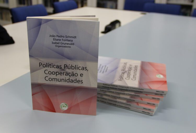 PPGD da Unisc lança livro sobre comunitarismo