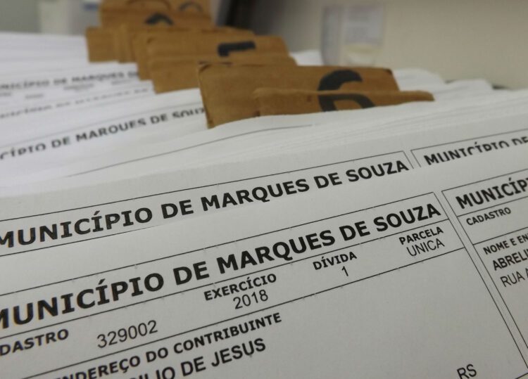 Quase 50% dos carnês do IPTU já foram retirados