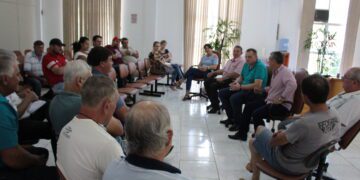Agricultores interessados em aderir ao PAA estiveram reunidos na Câmara de Vereadores