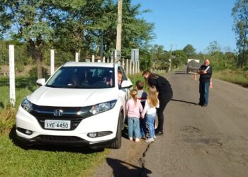 Vera Cruz realiza ação em alusão ao Maio Amarelo