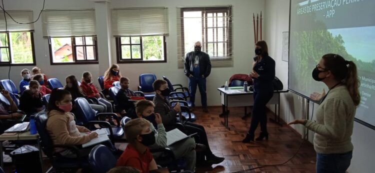 Palestra destaca importância das Áreas de Preservação Permanente  