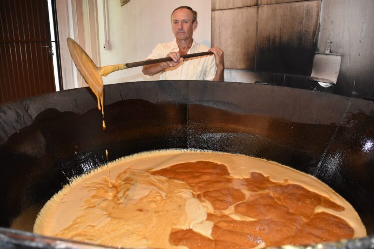 Agroindústria mantém tradição de produzir melado