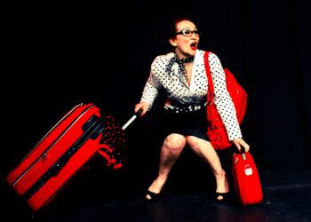 Sicredi Região dos Vales promove peça teatral em prol das Ligas Femininas de Combate ao Câncer